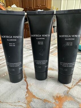 Bottega Veneta Illusione Bois Nu For Him Black Shower Gel $25 EACH!
